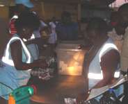 Vote counting during Sunday balloting